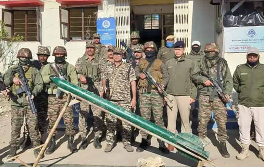 মণিপুরের চূড়াচাঁদপুর জেলা থেকে উদ্ধার ৪০ কেজি বিস্ফোরক, অস্ত্র এবং দূরপাল্লার রকেট