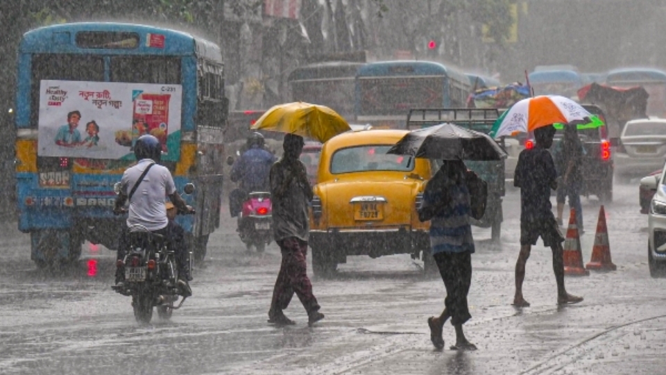 Cyclone Senyaar: মৎস্যজীবিদের শুক্রবার পর্যন্ত সমুদ্রে যেতে নিষেধ করল আবহাওয়া দপ্তর