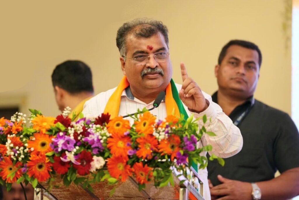 মহারাষ্ট্রে শতাধিক বিজেপি প্রার্থী বিনা প্রতিদ্বন্দ্বিতায় জয়ী, গণতন্ত্রের ‘মৃত্যু’ বলছে বিরোধীরা