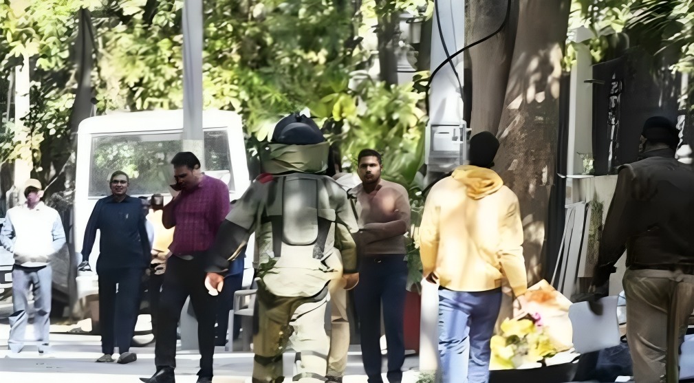 উত্তরাখণ্ডে সরকারি স্কুলের কাছে মজুত বিস্ফোরক উদ্ধার, আতঙ্কে এলাকা