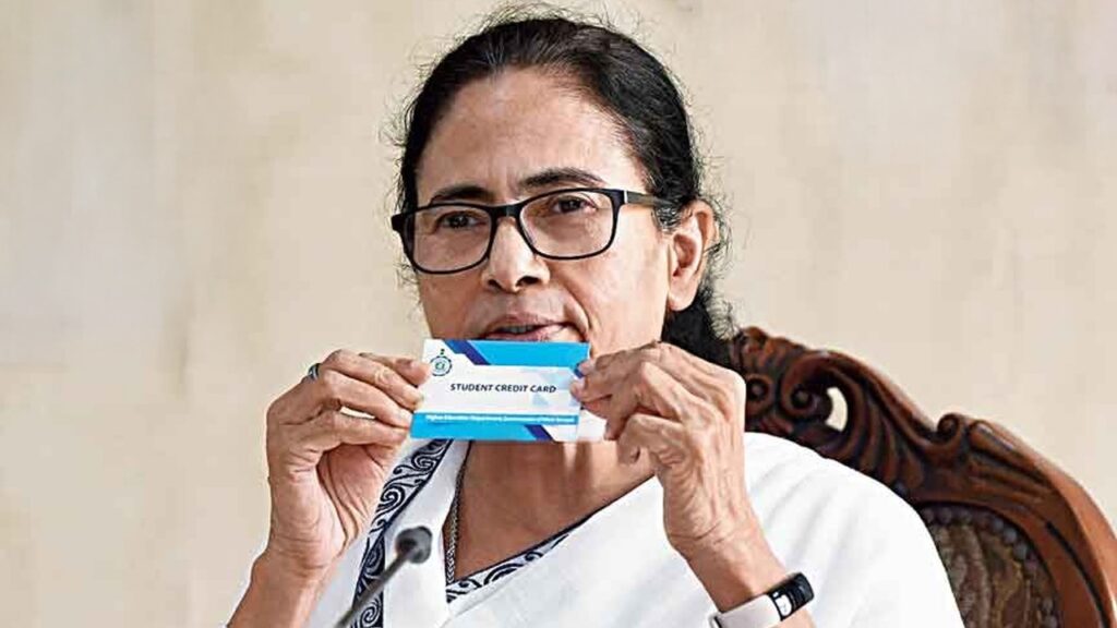 লক্ষের মাইলফলক ছুঁলো সুডেন্ট ক্রেডিট কার্ড, উচ্ছ্বসিত মমতা