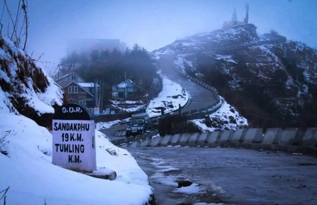 লাচুং, লাচেন, ইয়ুমথাং ভ্যালি, ছাঙ্গুতে তুষারপাত! বরফে ঢাকবে সান্দাকফুও?