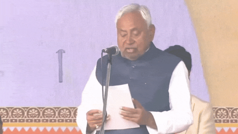 দশমবার! পাটনার গান্ধী ময়দানে মুখ্যমন্ত্রী পদে নীতীশের শপথগ্রহণ