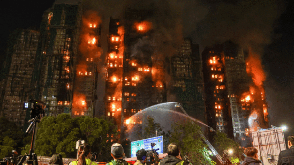 Hong Kong: পাশাপাশি থাকা সাতটি বহুতল জ্বলছে! মৃতের সংখ্যা অন্তত ৪৪, নিখোঁজ বহু