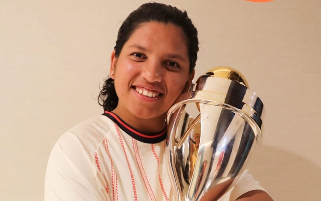 বিশ্বজয়ী রিচাকে পুলিশে চাকরি দেবে রাজ্য, শুক্রে প্রত্যাবর্তন বঙ্গ তনয়ার! কী জানালেন বাবা?