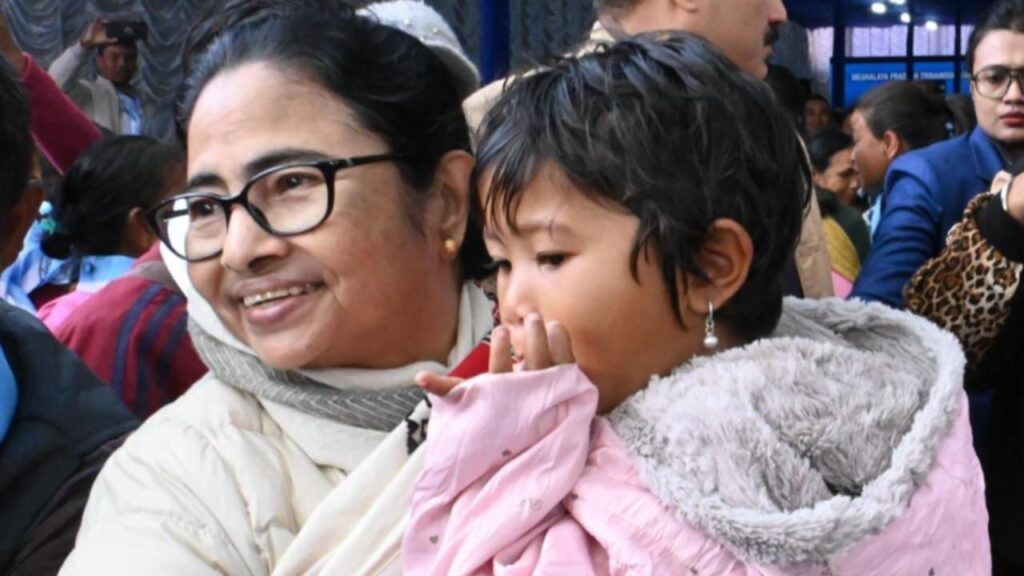 ‘শিশুরাই আগামী দিনের আলো’, নেহরুর জন্মদিনে শিশুদের শুভেচ্ছা মুখ্যমন্ত্রীর