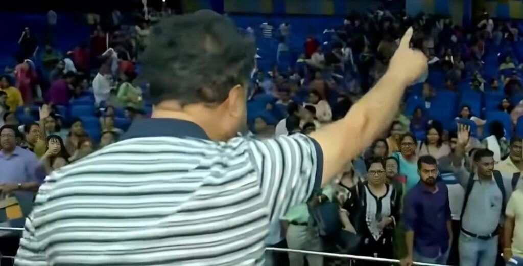 SIR in Bengal: প্রশিক্ষণে ধুন্ধুমার পরিস্থিতি! বিক্ষোভে BLO-রা