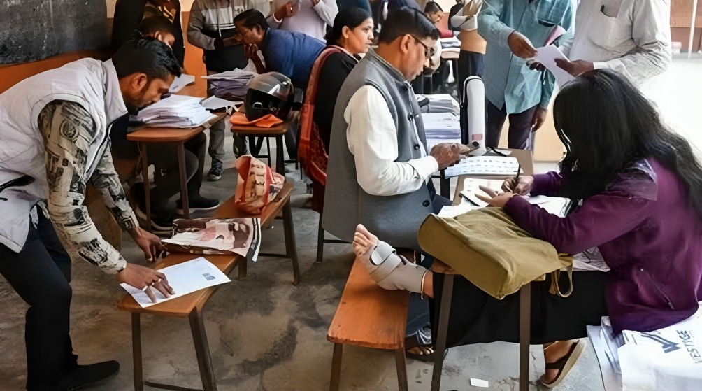 SIR প্রক্রিয়ার সময়সীমা বৃদ্ধি কমিশনের, কী বলছে রাজনৈতিক দলগুলি?