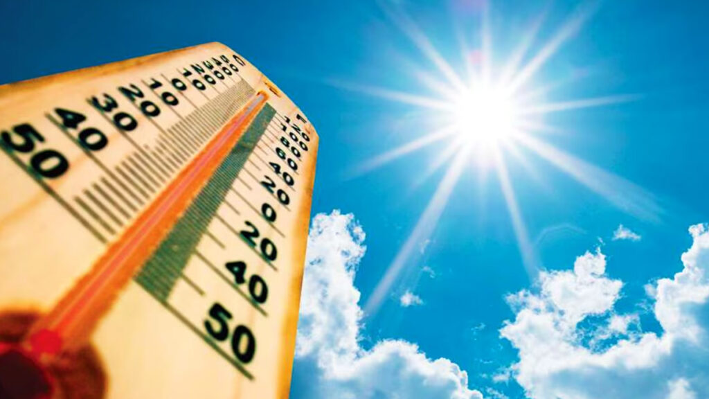 বাড়ছে পারদ, উধাও শীত! ঘূর্ণিঝড় ‘দিটওয়া’র জেরে বঙ্গে ঊর্ধ্বমুখী তাপমাত্রা