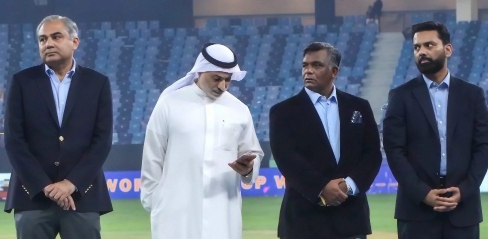 এশিয়া কাপের ট্রফি বিতর্কে নতুন মোড়! ভারত-পাক বিরোধ মেটাতে ময়দানে নামলো আইসিসি