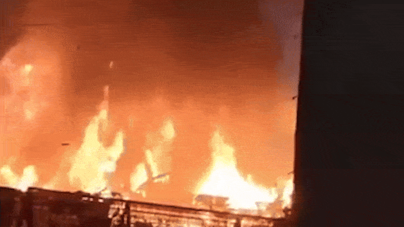 দিল্লিতে জঙ্গি হামলা? লালকেল্লার কাছে ১০টি গাড়িতে বিস্ফোরণ, নিহত অন্তত ১৩ জন