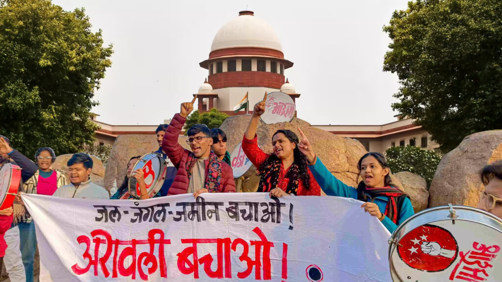 আরাবল্লী ইস্যুতে স্বতঃপ্রণোদিত মামলা সুপ্রিম কোর্টের, সোমে শুনানির সম্ভাবনা