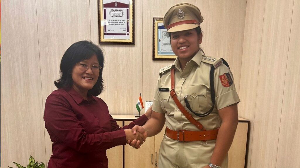 পুলিশের DSP পদে যোগ দিলেন বিশ্বকাপজয়ী ক্রিকেটার রিচা ঘোষ