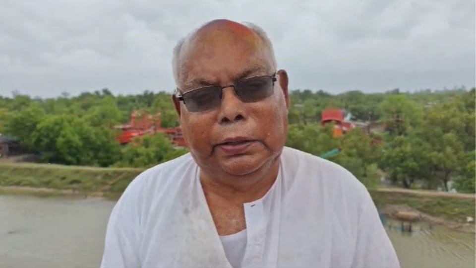 ১০ বছরের প্রাক্তন মন্ত্রীকেও দিতে হবে নাগরিকত্বের প্রমাণ? SIR শুনানির নোটিস পেয়ে ‘অবাক’ কান্তি গঙ্গোপাধ্যায়