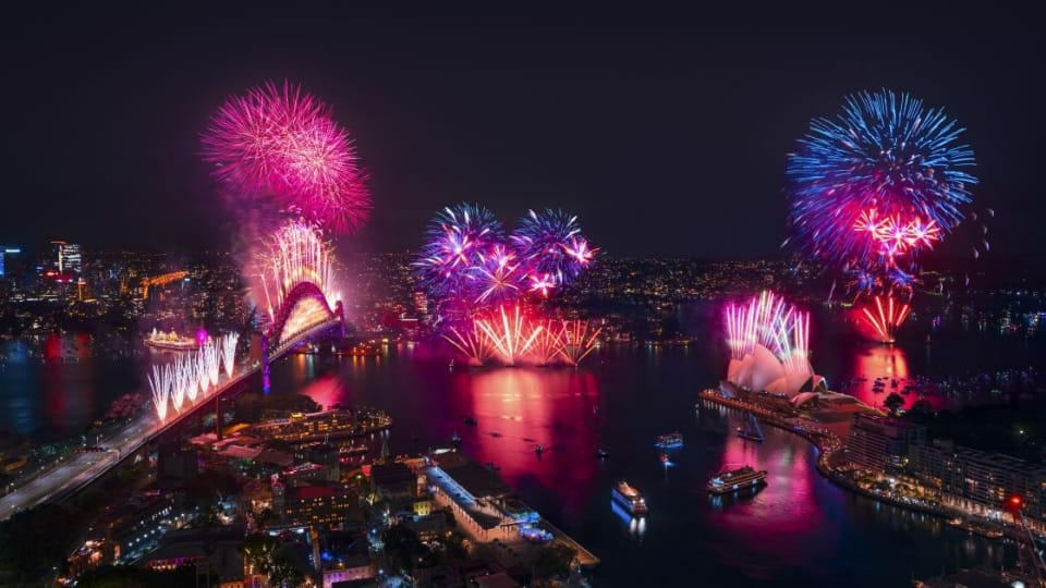 ভারতে চলছে কাউন্ট ডাউন, ইতিমধ্যেই ২০২৬-কে স্বাগত জানিয়ে ফেলেছে নিউজিল্যান্ড, অস্ট্রেলিয়া, কিরিতিমাতি দ্বীপপুঞ্জ