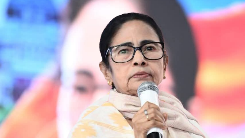 ‘আমি থাকতে বাংলায় NRC হবে না, ডিটেনশন ক্যাম্পও হতে দেব না’, বিজেপিকে হুঁশিয়ারি মমতার