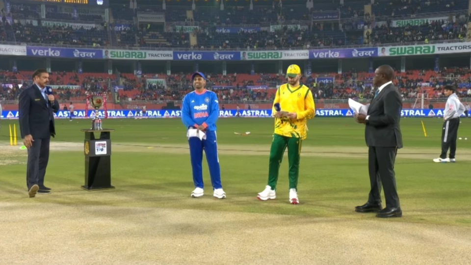 INDvsSAT20: টসে জিতে ফিল্ডিং নিল সূর্য কুমার যাদব