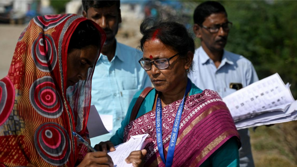 ২০ ডিসেম্বর থেকে শুরু হতে পারে SIR শুনানি, নজরদারিতে সিসিটিভি বসানোর ভাবনা কমিশনের