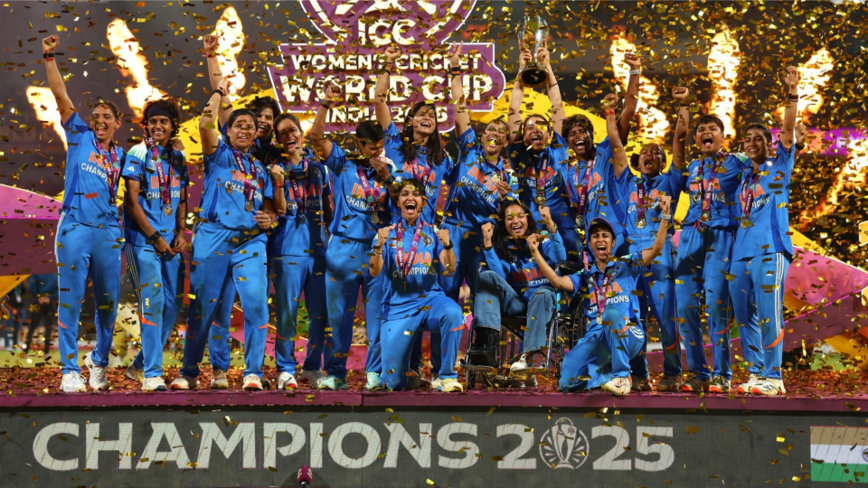 বড়দিনের আগেই মহিলা ক্রিকেটারদের ‘মেগা গিফট’ BCCI-র, ম্যাচ ফি আড়াই গুণ বৃদ্ধি