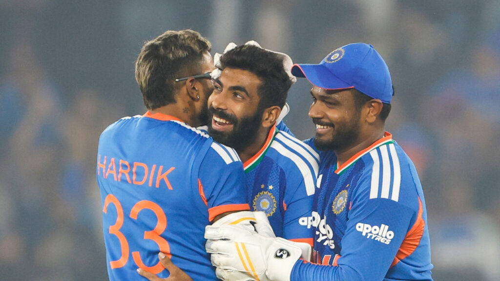 IND vs SA T20: দক্ষিণ আফ্রিকার সামনে জয়ের জন্য ২৩২ রানের লক্ষ্য রাখলো ভারত