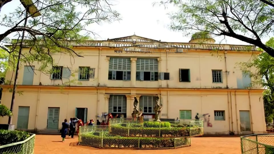 যেন রবি ঠাকুরের মুক্তচিন্তায় আঘাত, RSS-র পরীক্ষার জন্য বিশ্বভারতীর সেমিস্টারের সূচি বদলের অভিযোগ