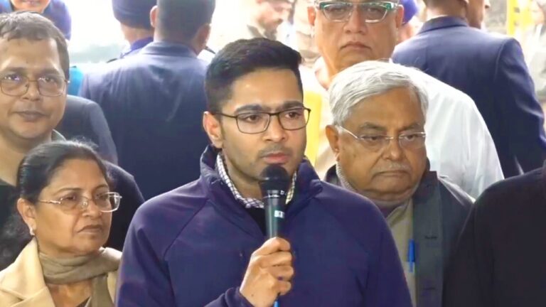 ‘বাদ পড়ার মধ্যে কতজন বাংলাদেশি, কতজন রোহিঙ্গা? তালিকা প্রকাশ করা উচিত, নয়তো ক্ষমা চান’, কমিশনকে অভিষেক