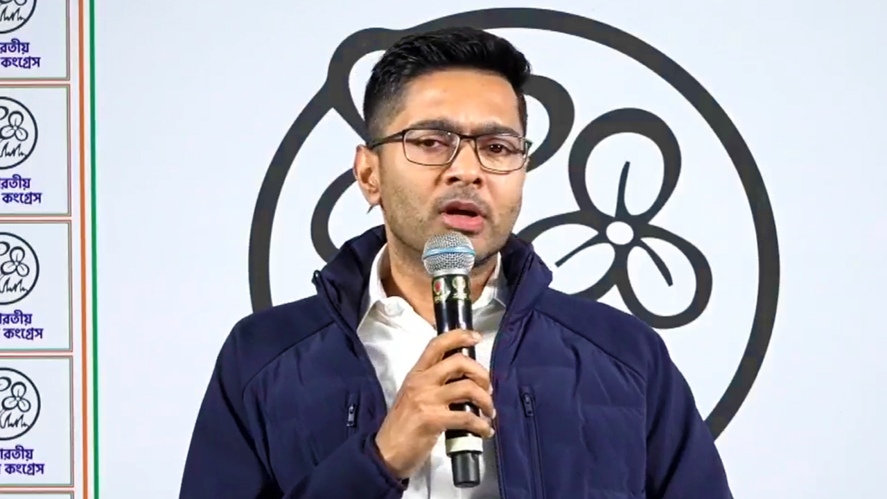 “বাংলায় যদি ১ কোটি রোহিঙ্গা থাকে তাহলে তালিকা প্রকাশ করুন”, কমিশনকে চ্যালেঞ্জ অভিষেকের