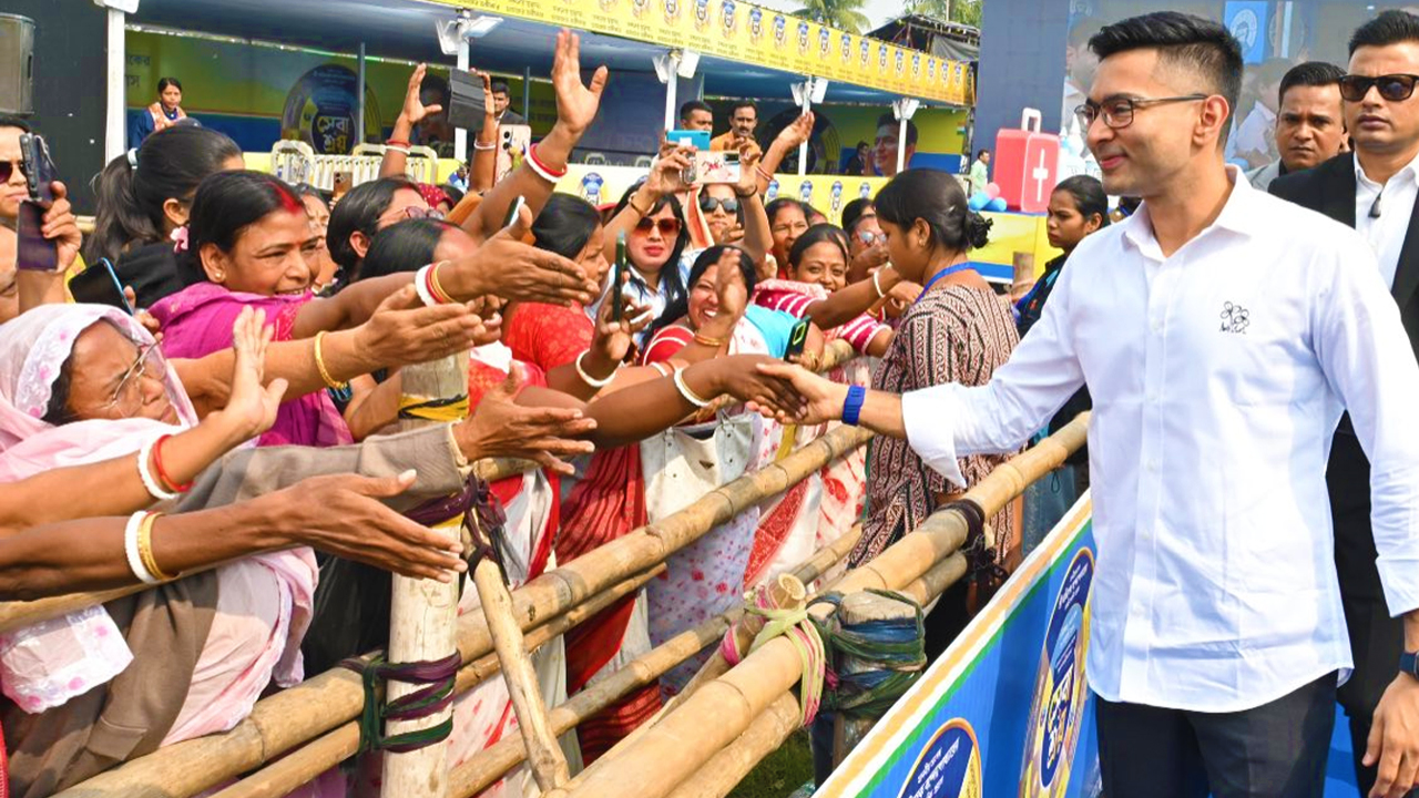 জানুয়ারিতেই শুভেন্দুগড়ে ‘সেবাশ্রয়’ থেকে বাড়ি বাড়ি উন্নয়নের খতিয়ান, মেগা কর্মসূচি ঘোষণা অভিষেকের