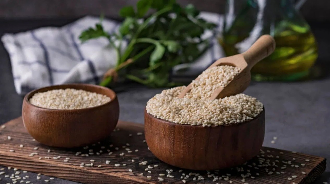সাদা তিল: প্রতিদিন এক চামচেই কমবে বহু জটিল রোগের ঝুঁকি