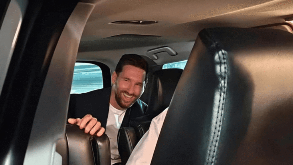 Lionel Messi : মাত্র ২২ মিনিটে মাঠ ছাড়লেন মেসি, ক্ষুব্ধ দর্শকরা