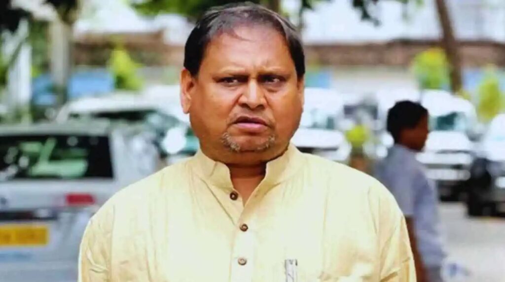 বারংবার দলবদল থেকে মেরুকরণের রাজনীতি! মুর্শিদাবাদের মানুষ বিরক্ত হুমায়ুনের উপর