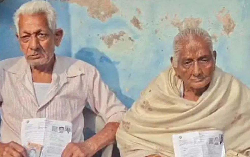 SIR in Bengal: জীবিত ভাই, বোন খসড়া তালিকায় হলেন ‘মৃত’ এবং ‘নিখোঁজ’!