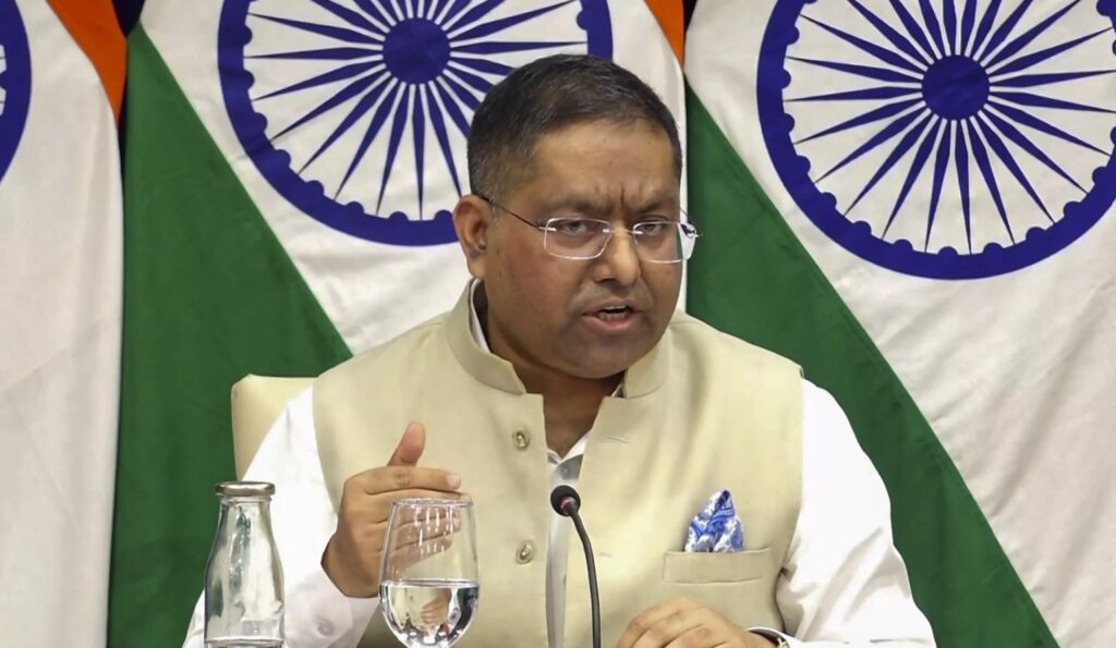 বাংলাদেশের পরিস্থিতি নিয়ে বিবৃতি ভারতের, ঢাকার উদ্দেশ্যে কী বার্তা নয়া দিল্লির?