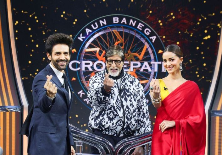 অনন্যার কাছে ‘জেন জি’ পাঠ, ৮৩-তে এসে ‘ড্রিপ’ হলেন অমিতাভ!