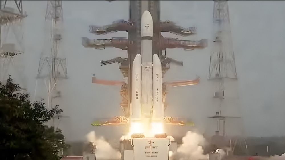 ইতিহাস গড়ল ISRO, ভারতের মাটি থেকে সবচেয়ে ভারী কৃত্রিম উপগ্রহের সফল উৎক্ষেপণ