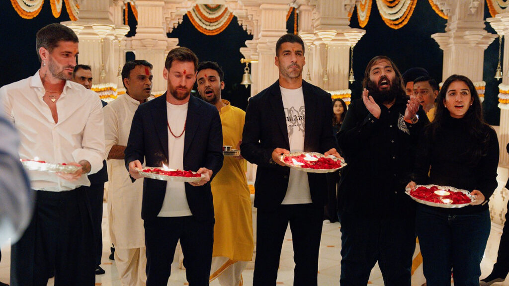 গলায় রুদ্রাক্ষ, মুখে ‘হর হর মহাদেব’! আম্বানিদের বনতারায় শিব আরাধনায় মগ্ন লিওনেল মেসি!