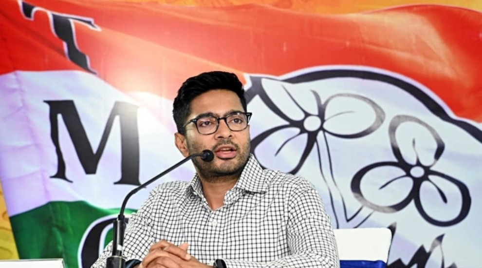 ‘দলীয় শৃঙ্খলা মানতেই হবে’, বৈঠকে সাংসদদের কড়া বার্তা অভিষেকের