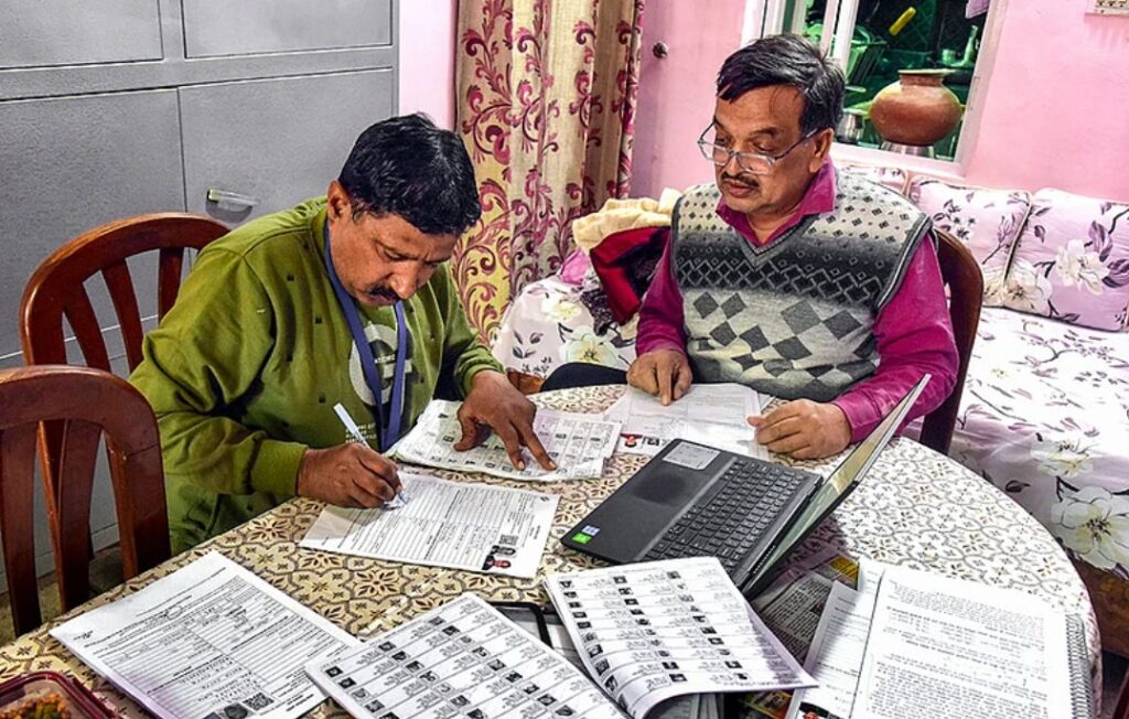 SIR in Bengal: প্রকাশিত হল বাদ যাওয়া নামের তালিকা, কোথায় দেখবেন?