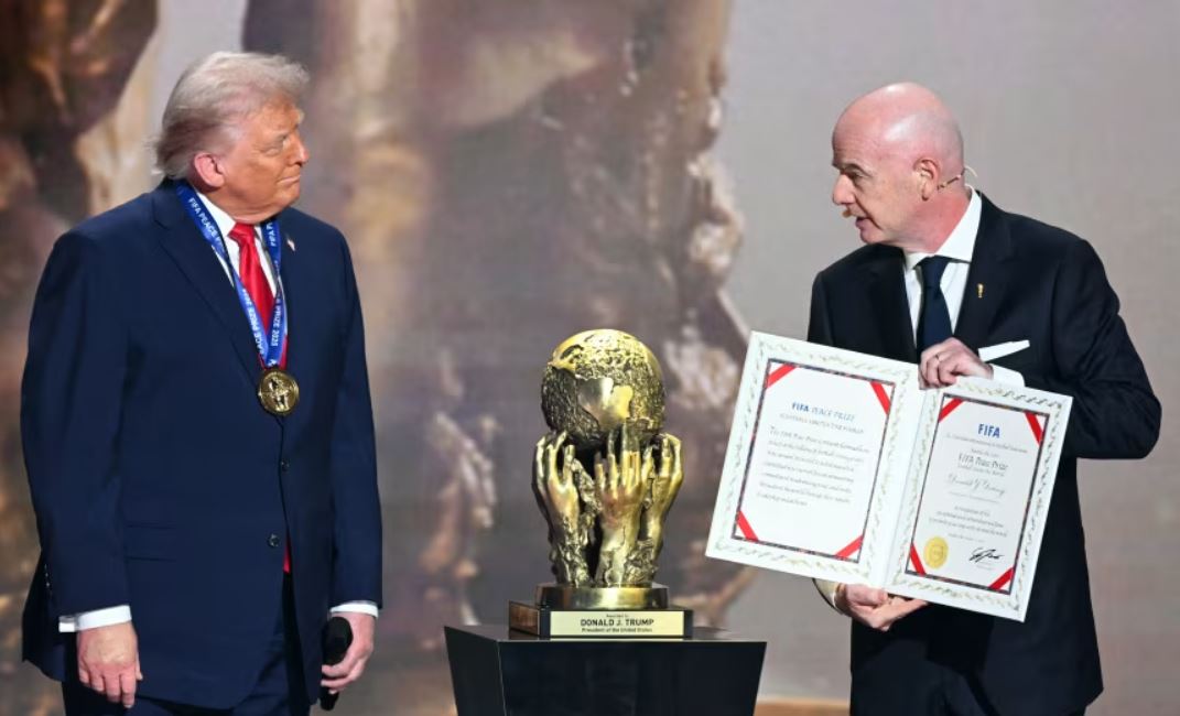 নোবেল মেলেনি, তবুও সমস্যা নেই—ফুটবলই দিল ট্রাম্পকে ফিফা পিস প্রাইজ