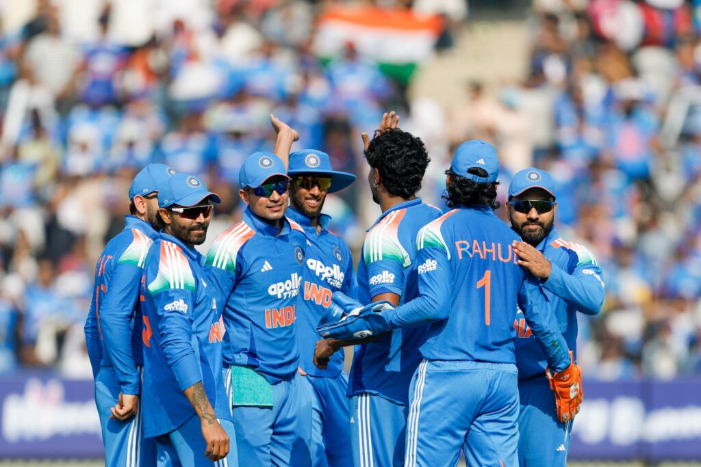 টস জিতে বোলিং ভারতের, প্রথম ওয়ানডেতে বোলিং-হেভি কম্বিনেশনি গিলের বাজি