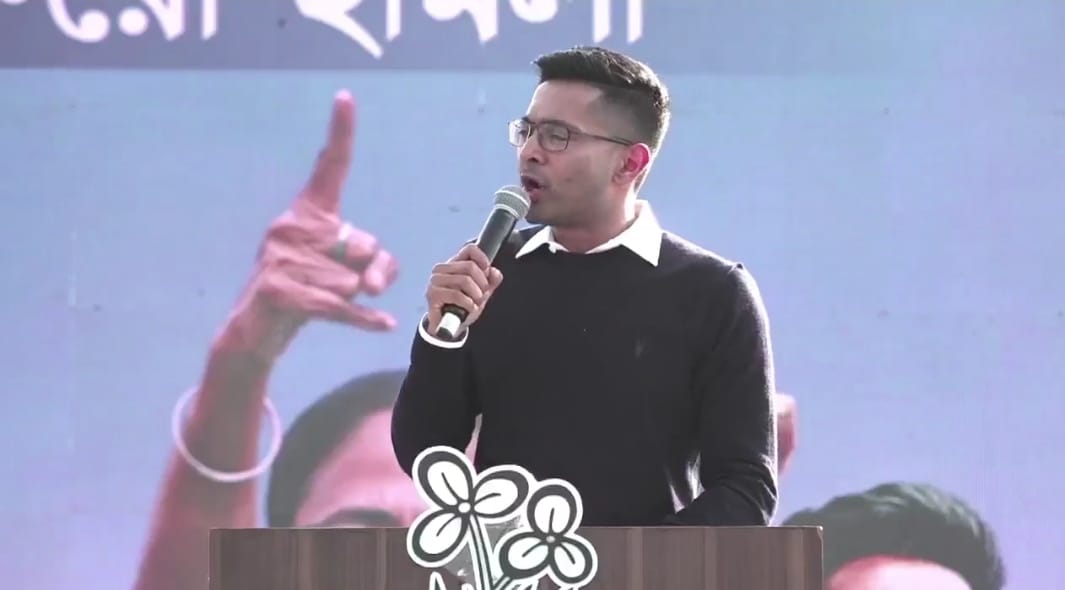 “ইডি দিয়ে, নির্বাচন কমিশন দিয়ে আমাদের আটকাবে?” বাঁকুড়ায় বিজেপিকে চ্যালেঞ্জ অভিষেকের