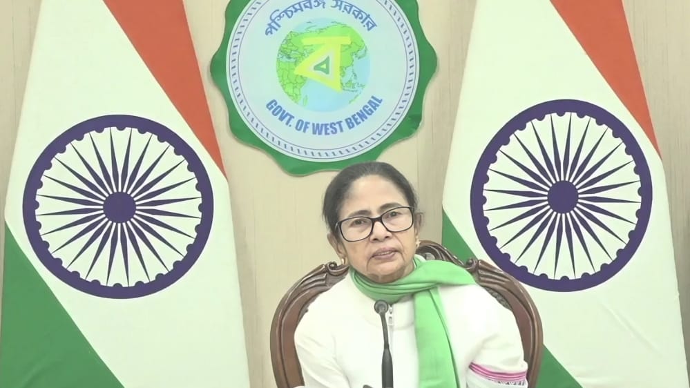 “জীবন্ত মানুষকে মৃত দেখানো হচ্ছে, ৫৪ লক্ষ নাম বাদ”, SIR নিয়ে নবান্ন থেকে বিস্ফোরক মমতা