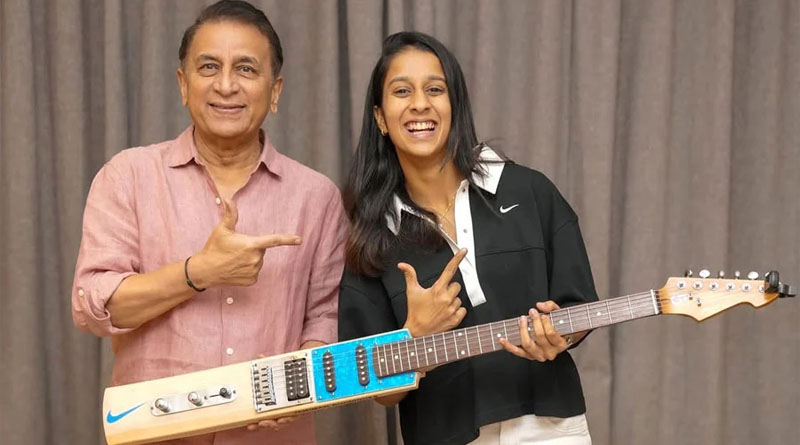 প্রতিশ্রুতি রক্ষা সুনীল গাভাস্কারের, জেমিমা রড্রিগেজকে ব্যাট-আকৃতির গিটার উপহার