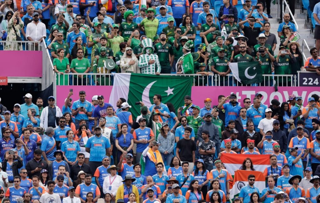 ক্রিকেটপ্রেমীদের জন্য সুপার সানডে! ১৫ ফেব্রুয়ারি একই দিনে দু’বার মুখোমুখি ভারত-পাকিস্তান