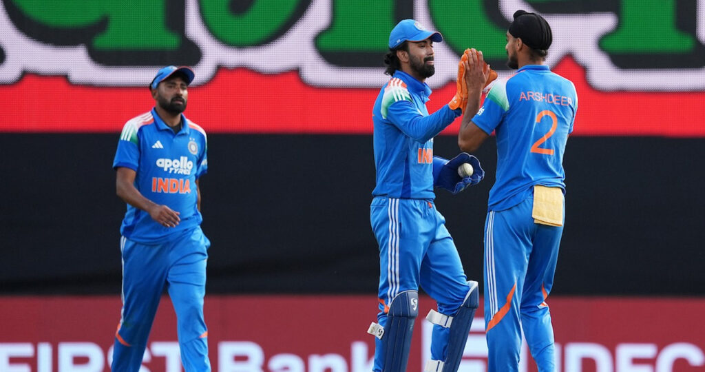 IND vs NZ Live: শেষ কিউয়িদের ইনিংস, ভারতের জয়ের জন্য দরকার ৩৩৮ রান