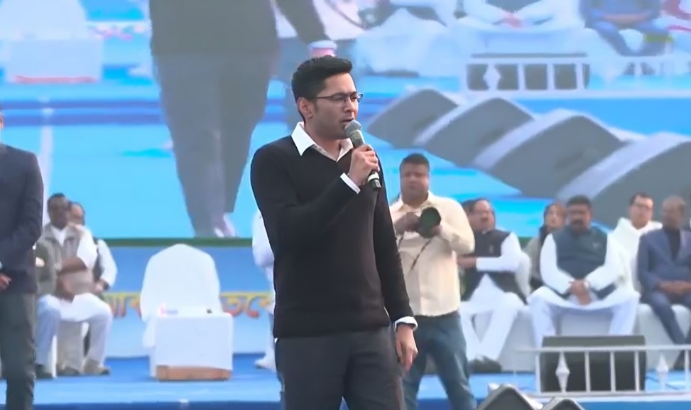 ‘শুধু হারানো নয় শূন্য করতে হবে’, বীরভূমে পদ্ম উপড়ে ফেলার ডাক অভিষেকের