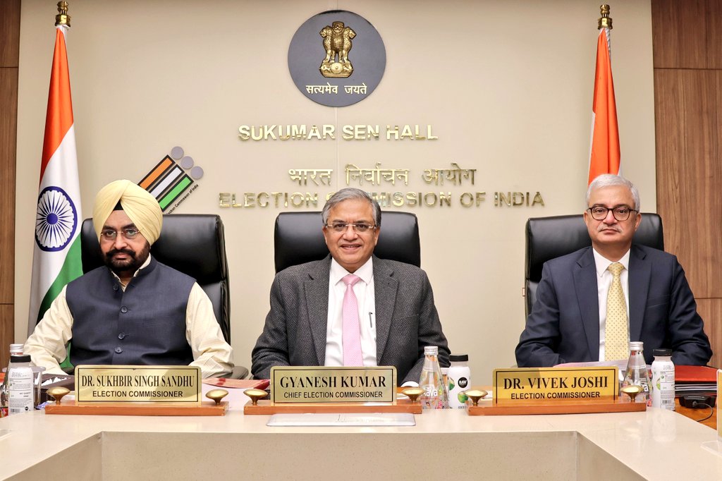 West Bengal Assembly Election 2026: আজ দিল্লিতে কমিশনের বৈঠক, দফা কমে এগোচ্ছে বঙ্গের ভোট?