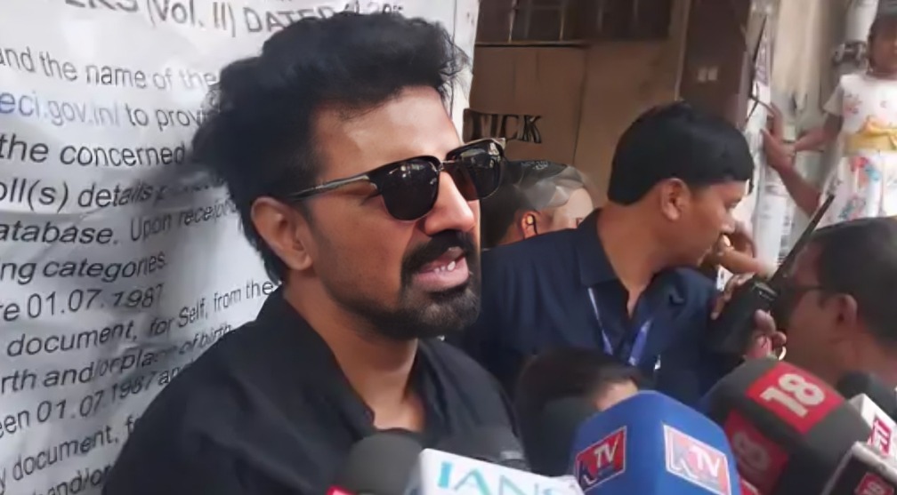 ‘প্রবীণ নাগরিকদের নিয়ে একটু ভাবুন’, শুনানি শেষে কমিশনের কাছে আর্জি দেবের