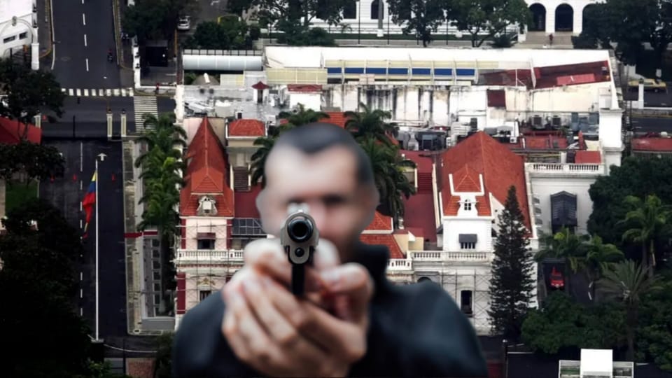 ভেনেজুয়েলার প্রেসিডেন্টের মিরাফ্লোরেস প্যালেসের কাছে গুলি, ড্রোনের আনাগোনা! হচ্ছেটা কী?