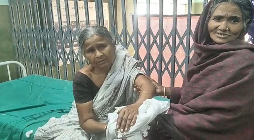 SIR-র নোটিস পেয়ে হিয়ারিং ক্যাম্পে বিপত্তি, ভিড়ের চাপে পড়ে গিয়ে হাত ভাঙল বৃদ্ধার